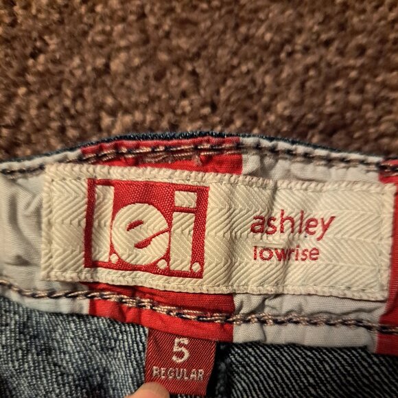 L.E.I Ashley Lowrise Distressed Red,White&Blue Stars&Stripes Denim Jean Shorts - Picture 3 of 7